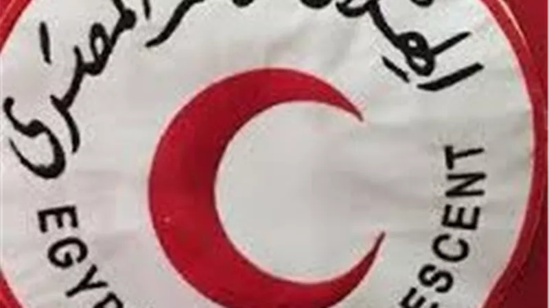 الهلال الأحمر يرسل القافلة 81 من زاد العزة من مصر إلى غزة 
