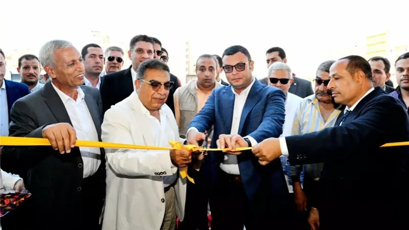 يقدم 49 خدمة.. وزير الإسكان ومحافظ الدقهلية يفتتحان مركز خدمة عملاء مياه الشرب بنبروه