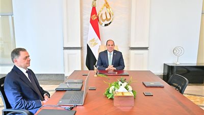 الرئيس السيسي يجتمع باللواء محمود توفيق وزير الداخلية