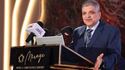 قناة السويس: استدامة الملاحة وكفاءة الأطقم أبرز عوامل التفوق العالمي.. فيديو