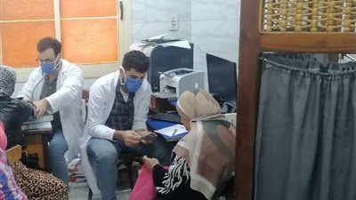 توقيع الكشف الطبي على 1200 مواطنا في قافلة مستشفى الأزهر بأسيوط