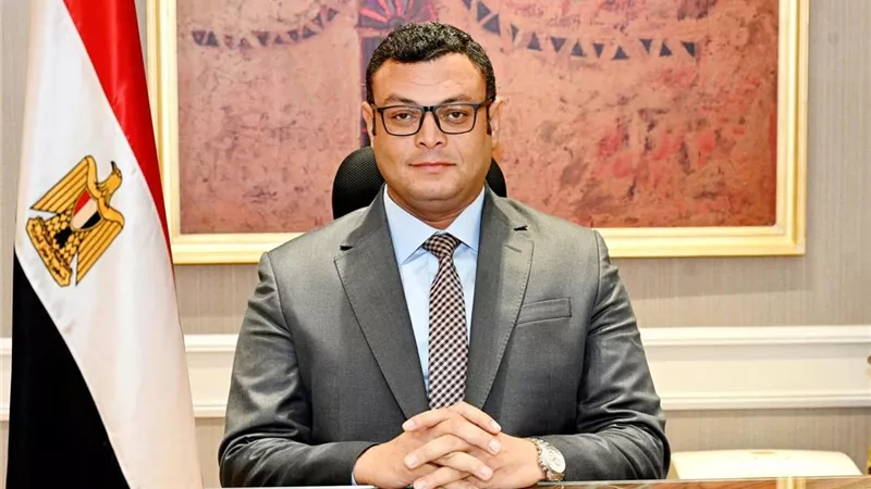 وزير الإسكان يتابع أعمال توفيق الأوضاع وتنفيذ مشروعات الطرق والمرافق بمدينة سفنكس الجديدة