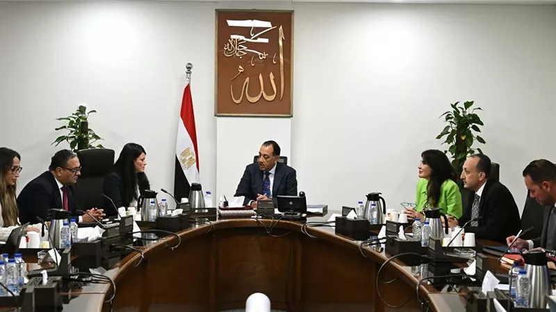 رئيس الوزراء يستعرض الخطوات التنفيذية لتعزيز حوكمة وإدارة الأصول العامة