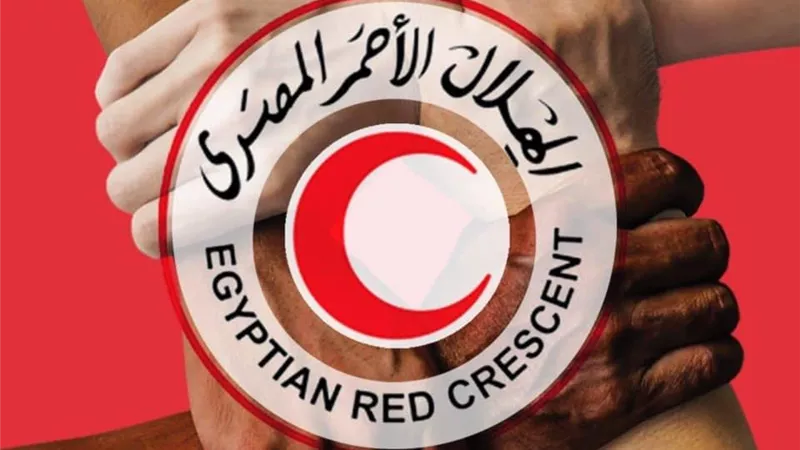 الهلال الأحمر يطلق قافلة 39 من قوافل زاد العزة لسكان قطاع غزة 