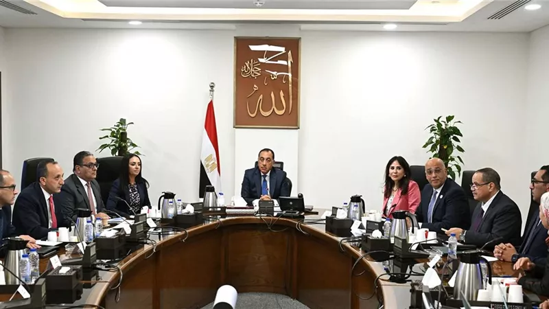 رئيس الوزراء يستعرض الاستراتيجية الوطنية للحرف اليدوية 2025-2030
