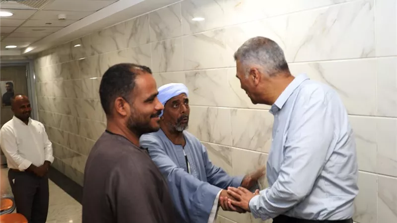 جولة ميدانية لمحافظ أسوان بمستشفى كوم أمبو المركزي