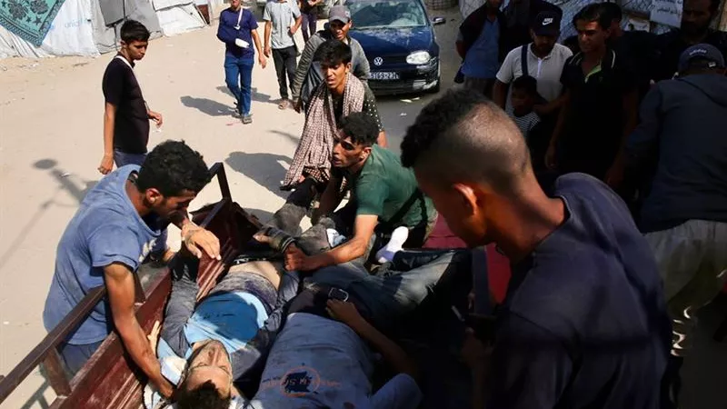 استشهاد 65 في غزة بينهم باحثون عن الطعام.. ووفاة 7 بسبب الجوع
