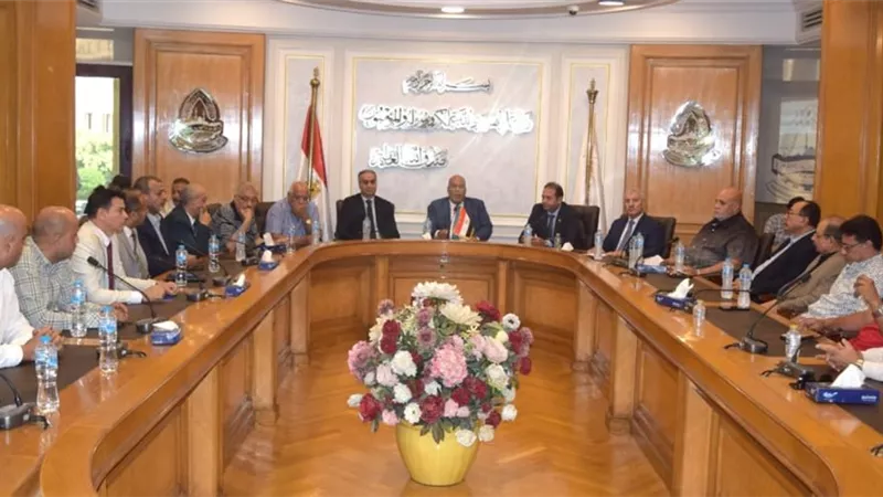 لدعم مبادرة خفض الأسعار.. اجتماع طارئ في غرفة القاهرة