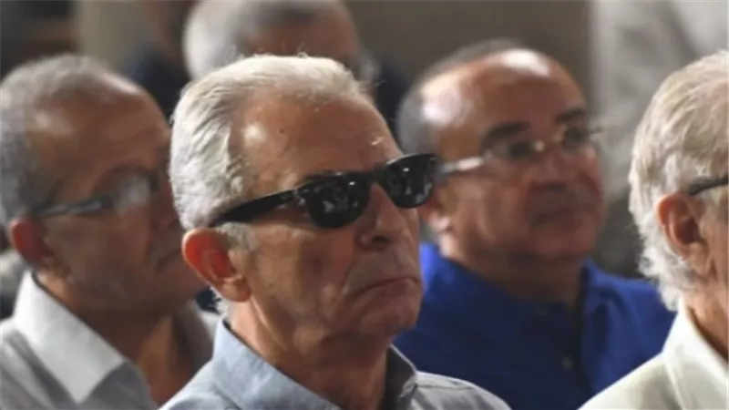 دموع النجوم في وداع لطفي لبيب.. محمود حميدة يتصدر المشهد