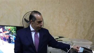 وزير الشئون النيابية يدلي بصوته في انتخابات الشيوخ بالهرم