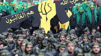 الاحتلال يعلن تصفية قيادات بلبنان.. وحزب الله يمطر آلياته بالمسيرات والصواريخ