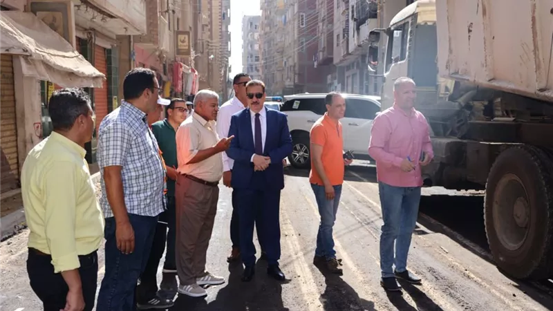 محافظ المنوفية يتفقد أعمال الرصف والتطوير بمتفرعات شارع مصطفى النجار