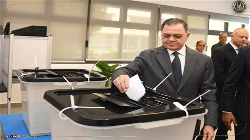 وزير الداخلية يدلي بصوته في انتخابات مجلس الشيوخ.. ويؤكد تأمين العملية الانتخابية