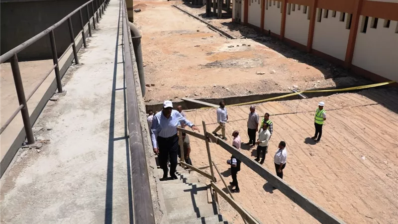 في إطار مبادرة حياة كريمة.. محافظ أسوان يتابع محطة معالجة صرف صحي بإقليت لخدمة 23 قرية