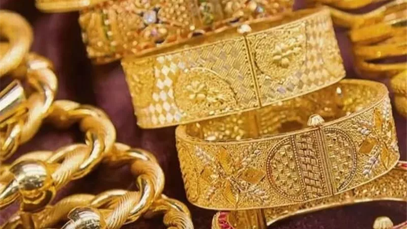 أسعار الذهب والدولار في التعاملات المسائية اليوم الأربعاء 2025/8/6
