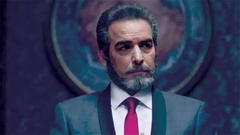 سوء تفاهم.. أحمد عبد العزيز يوضح حقيقة فيديو تجاهله أحد المعجبين