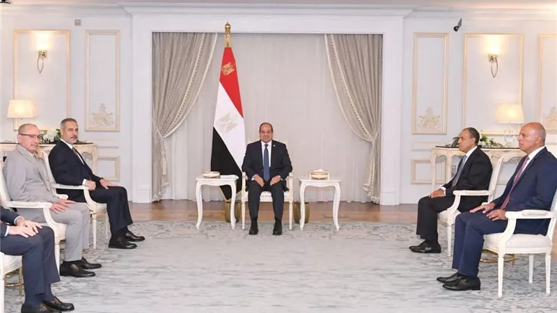 الرئيس السيسي يبحث مع وزير خارجية تركيا تطورات الأوضاع في غزة والملفات الإقليمية