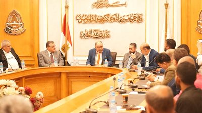 انفراجة في أزمة ديون شركات المستلزمات الطبية لدى هيئة الشراء الموحد