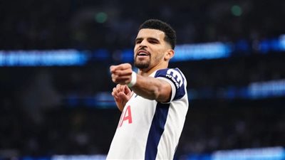 سولانكي يقود تشكيل توتنهام المتوقع أمام باريس سان جيرمان بنهائي كأس السوبر الأوروبي