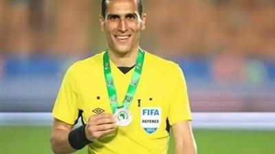 اتحاد الكرة يعلن طاقم حكام مباراة الأهلي وسموحة في الدوري