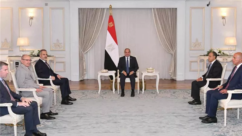 الرئيس السيسي ووزير خارجية تركيا يبحثان تعزيز العلاقات الثنائية والأوضاع الإقليمية