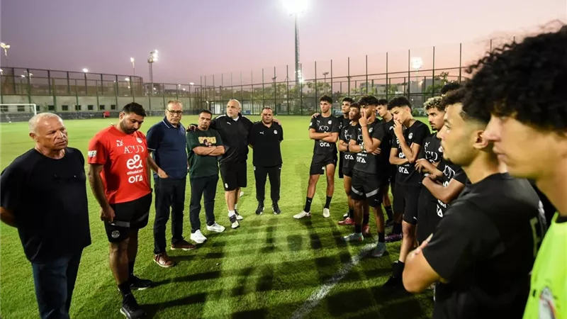 هاني أبو ريدة يحفز منتخب الشباب قبل معسكر المغرب استعدادًا لكأس العالم