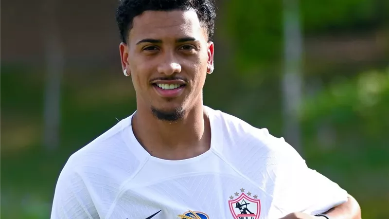 «برقصة السامبا».. البرازيلي خوان ألفينا يخضع لجلسة تصوير في الزمالك
