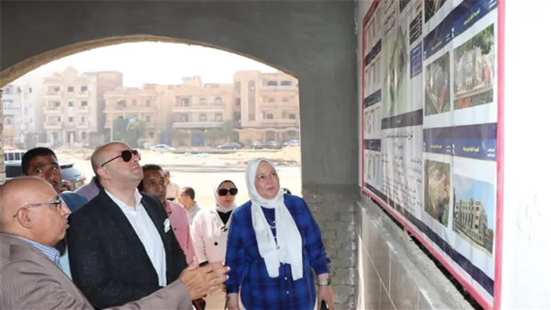 محافظ بني سويف يتفقد مشروع المدرسة الدولية الحكومية للغات بشرق النيل