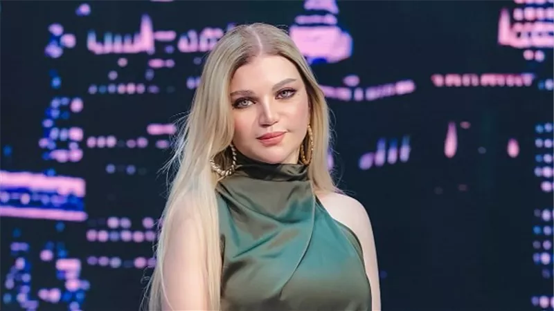 بعد تصريحاته عن أنغام.. ياسمين الخطيب ترد على مصطفى كامل 