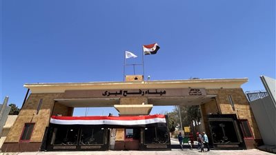 معبر رفح يفتح أبوابه جزئيا لعبور الأفراد تحت رقابة مشددة
