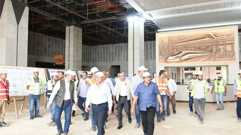 وزير النقل يتابع التشطيبات النهائية لمحطات الخط الأول بشبكة القطار الكهربائي السريع