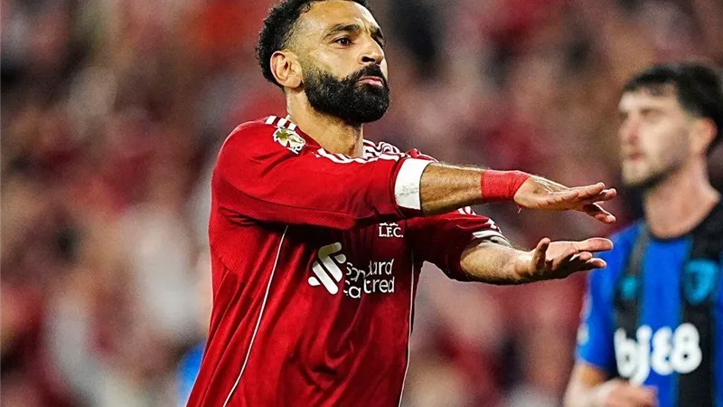 كاراجر: صلاح قدم موسمًا استثنائيًا لكن هالاند الأقرب للحذاء الذهبي