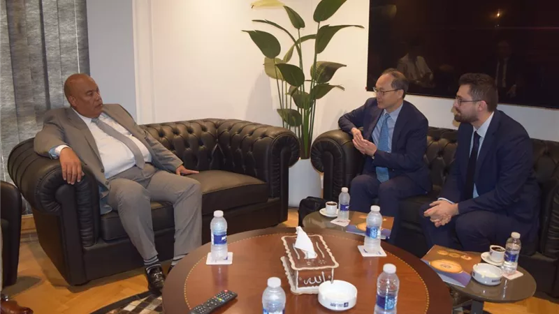 غرفة القاهرة تبحث فرص التعاون مع مجلس تنمية تجارة هونغ كونغ