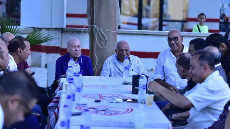 رموز الزمالك يطالبون القيادة السياسية بإعادة أرض فرع أكتوبر