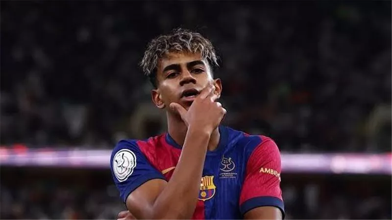 يامين يامال ورفينيا في الهجوم.. تشكيل برشلونة الرسمي أمام ليفانتي