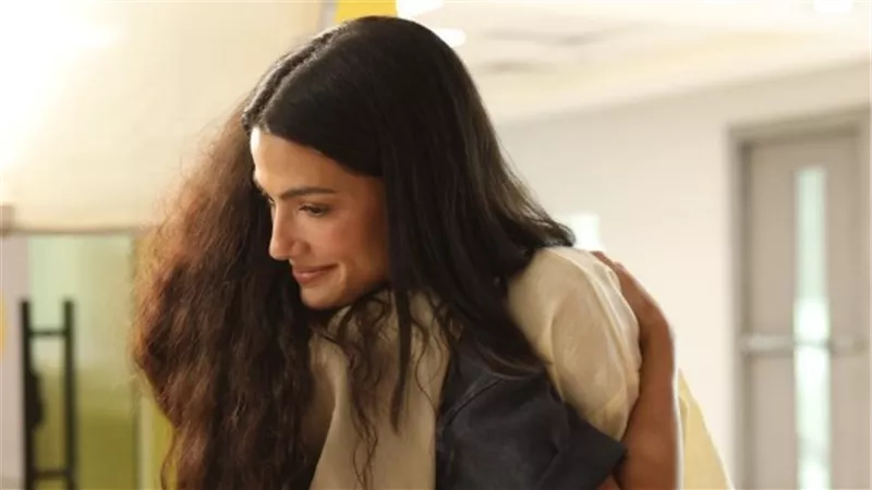 تارا عماد تفتتح حكاية «Just You» ببداية مشوقة في مسلسل ما تراه ليس كما يبدو