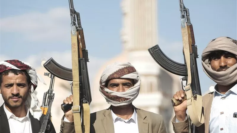 الحوثيون يعلنون مسؤوليتهم عن هجوم مطار عدن.. ولا معلومات مؤكدة عن ضحايا