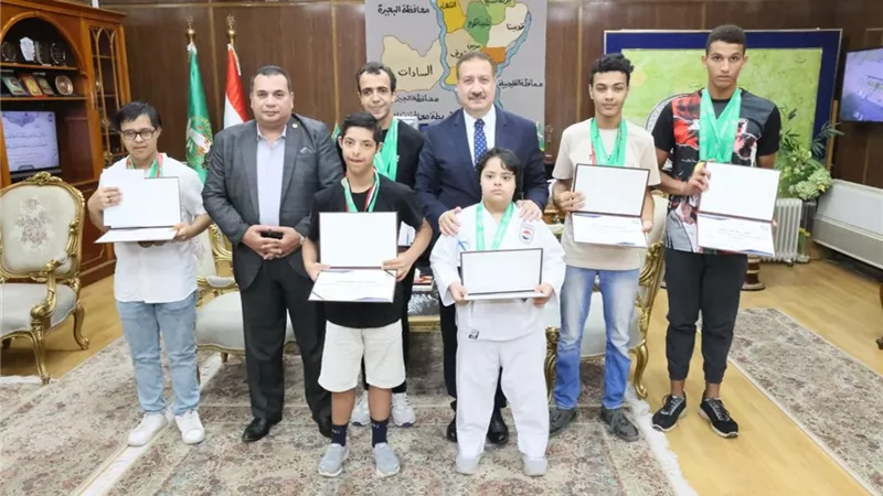 محافظ المنوفية يكرم عددا من ذوي الهمم المتميزين رياضيا.. صور