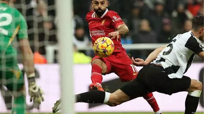  نيوكاسل يونايتد ضد ليفربول.. رقم قياسي ينتظر محمد صلاح
