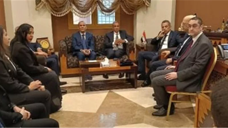 تفاصيل زيارة وزير الخارجية للقنصلية المصرية بجدة