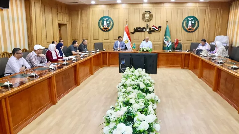 نائب محافظ المنوفية يناقش آليات عمل اللجان المختصة بمراجعة اعتبارات الأمن والسلامة ومحددات السرعة
