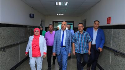جوله تفقدية لرئيس جامعة كفرالشيخ داخل المستشفى الجامعي للاطمئنان على الخدمة المقدمة للمواطنين