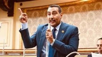 السيسي يمنح نوط الاستحقاق لشهيد شاحنة البترول.. وبرلماني: مصر لا تنسى أبناءها (خاص)