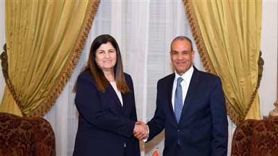 وزير الخارجية يبحث مع نظيرته الفلسطينية وقف العدوان على غزة ودعم حل الدولتين