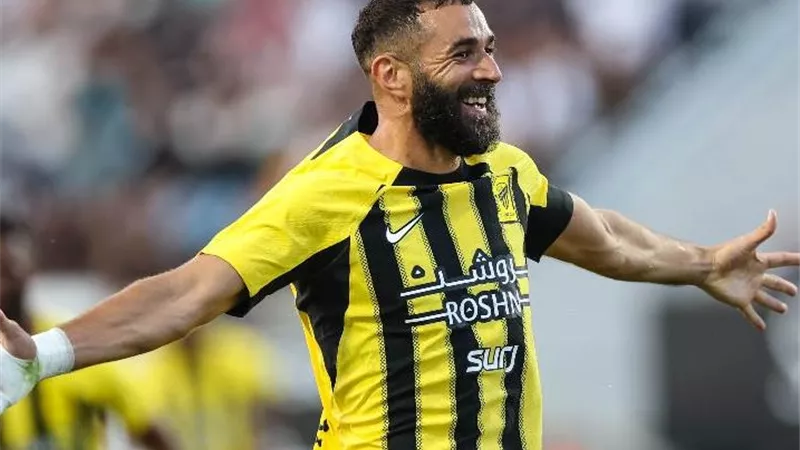كريم بنزيما يقود هجوم الاتحاد أمام النصر في كأس الملك 