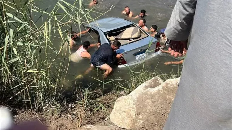 وفاة أب ونجله في حادث انقلاب سيارة ببحر الخادمية بكفر الشيخ