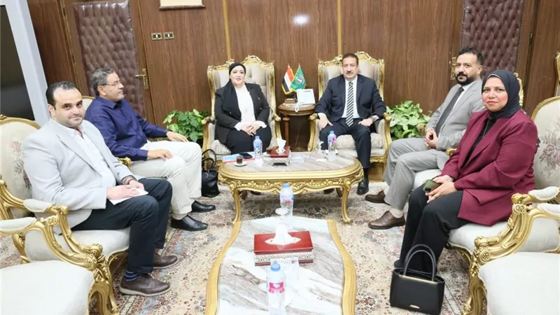 محافظ المنوفية يناقش مع رئيس قطاع الرعاية الصحية تطوير المستشفيات بالمحافظة