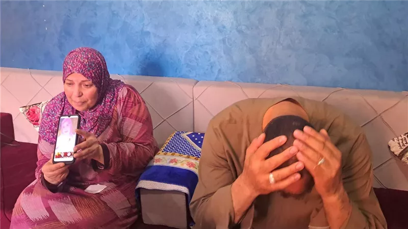 خرجت ولم تعد.. بلاغ باختفاء أم وبناتها منذ 11 يوما في البحيرة 