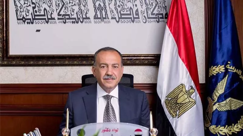 محافظ أسيوط يبحث مع وفد «المصرية للتنمية الزراعية والريفية» فرص الاستثمار بالمحافظة