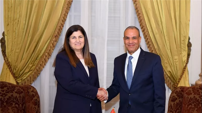 وزير الخارجية يبحث مع نظيرته الفلسطينية وقف العدوان على غزة ودعم حل الدولتين